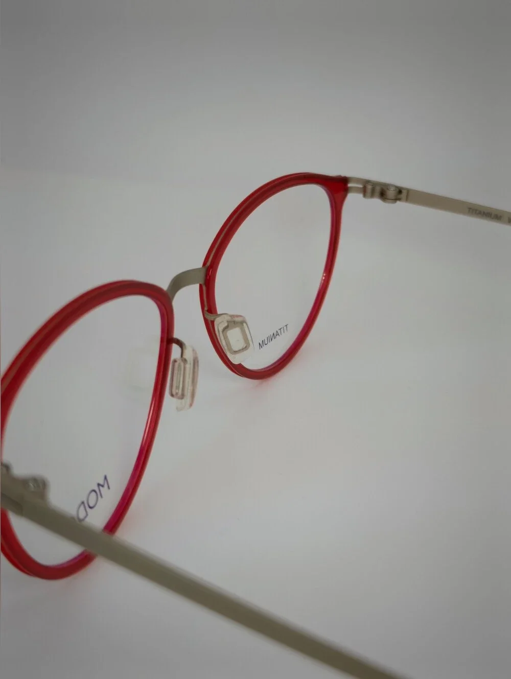 Modo 4048. Women's Red Titanium Frame Eyeglasses. Cat Eye. Japan
